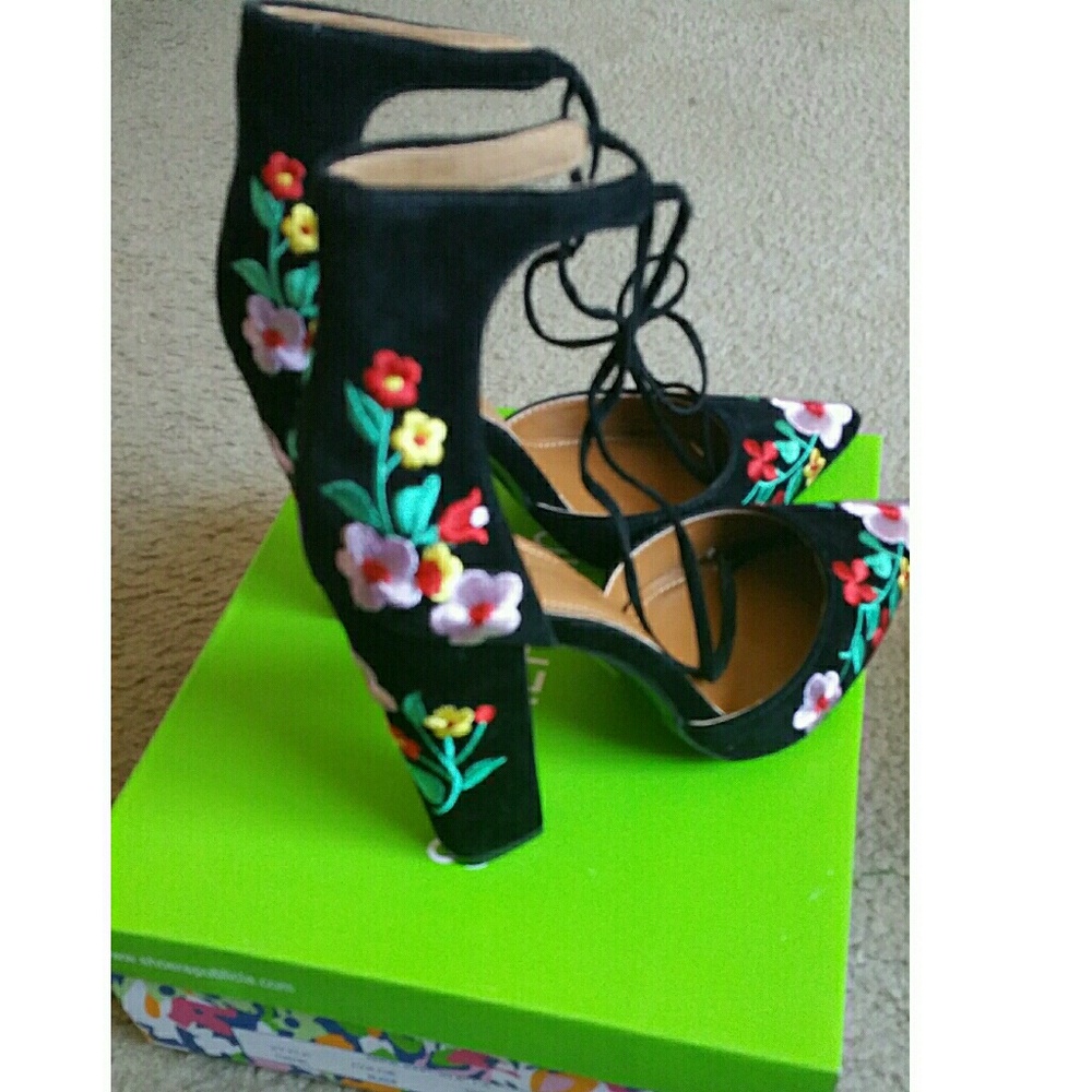 Embroider Shoes **(Shoe only worn for quick pic)